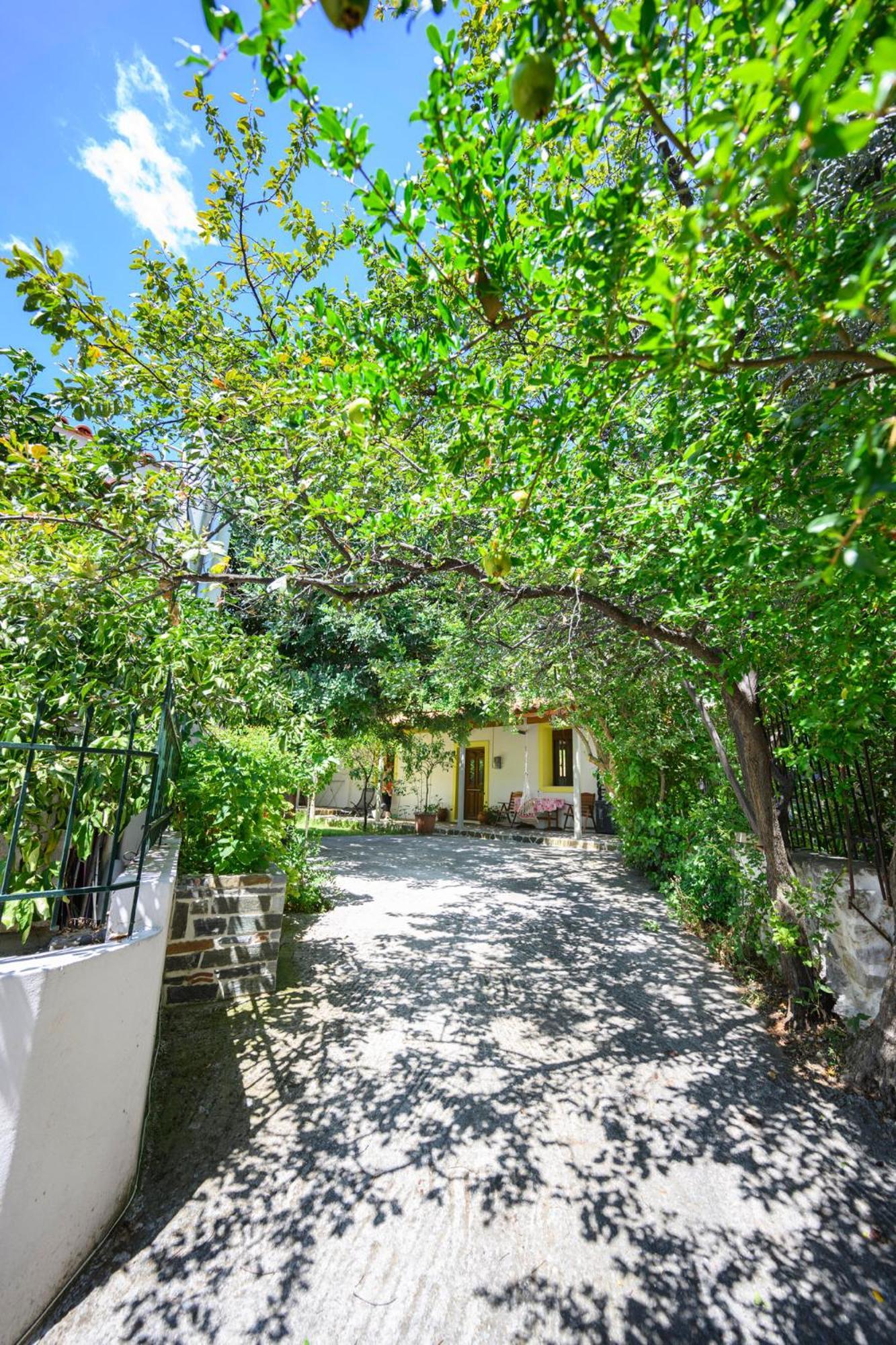 Small Villa Gerani Agios Vlasios  Exterior photo